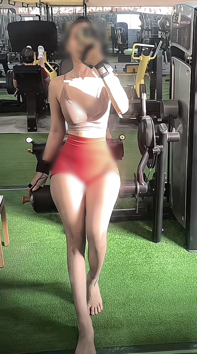 "Hot girl bán cafe" phản ứng trước bàn tán, tự tin "flex" body cực gắt trong phòng gym- Ảnh 7.