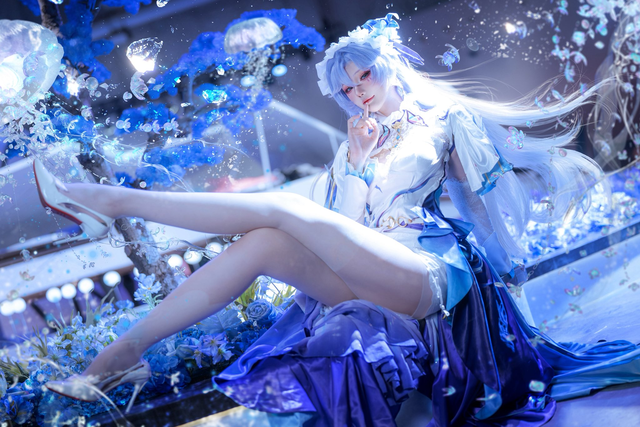 Ngất ngây với màn cosplay "nuột nà" của người đẹp Weibo, để lộ cả một chi tiết khiến anh em xao xuyến- Ảnh 5.