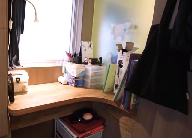 Bật khóc ở Hồng Kông: Vợ chồng chen chúc trong "hộp diêm" 9m², bé như mắt muỗi nhưng vẫn gọi là NHÀ- Ảnh 7.