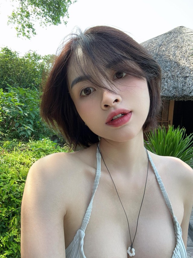 Bạn gái Lai Bâng tung ảnh nóng bỏng, "ẵm" danh hiệu nàng WAGs gợi cảm nhất Liên Quân?- Ảnh 1. Bạn gái Lai Bâng tung ảnh nóng bỏng, "ẵm" danh hiệu nàng WAGs gợi cảm nhất Liên Quân?- Ảnh 1.