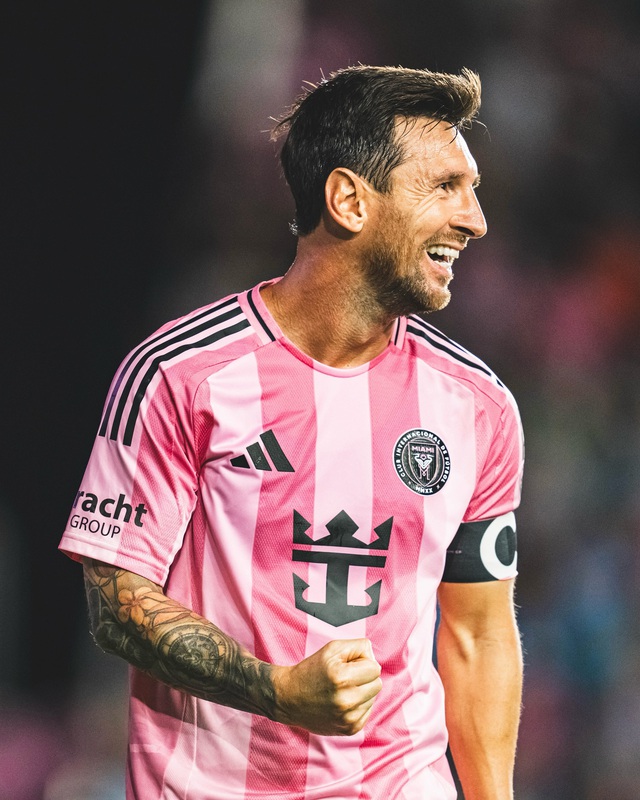 Video: Messi lừa bóng cực đỉnh để ghi tuyệt phẩm- Ảnh 1.