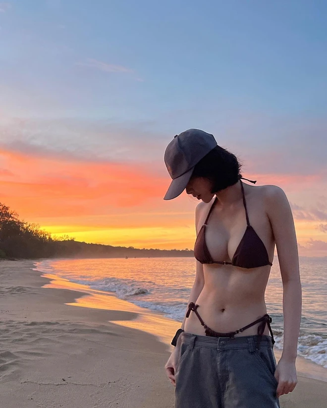Bạn gái Lai Bâng tung ảnh nóng bỏng, "ẵm" danh hiệu nàng WAGs gợi cảm nhất Liên Quân?- Ảnh 6. Bạn gái Lai Bâng tung ảnh nóng bỏng, "ẵm" danh hiệu nàng WAGs gợi cảm nhất Liên Quân?- Ảnh 6.