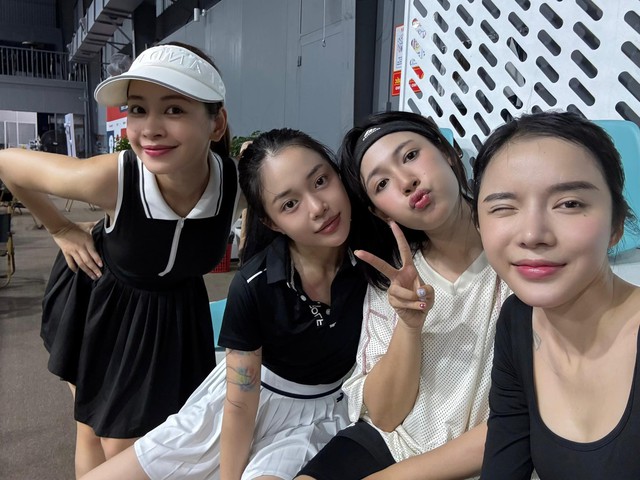 Chi Pu đầm đìa mồ hôi trên sân pickleball vẫn xinh bất chấp, "cam thường" không thể dìm nhan sắc- Ảnh 3.