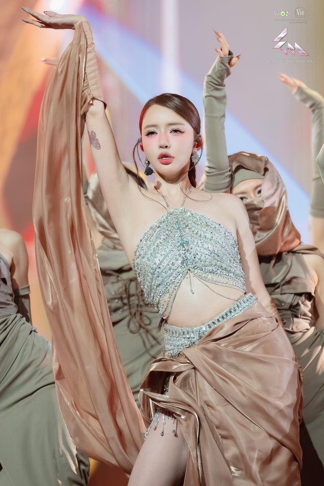 Giải mã Chu Kỳ Mới của Bích Phương tại Chung kết Em Xinh: Ẩn ý người cũ, Tăng Duy Tân đến và “chữa lành”?- Ảnh 2.