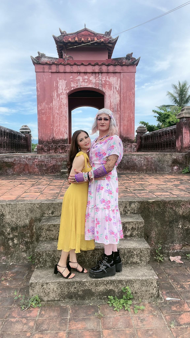 Cặp vợ Việt - chồng Mỹ chuyển giới từng rất nổi tiếng: Lộ tình trạng hiện tại, sao ra nông nỗi này?- Ảnh 6.