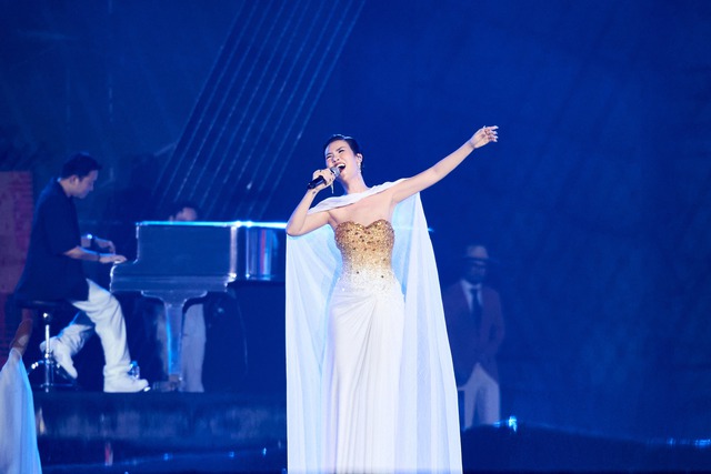 Nữ ca sĩ khiến 50 nghìn khán giả nức nở tại concert Quốc gia, cứ cất giọng là nhiều người bật khóc- Ảnh 5.