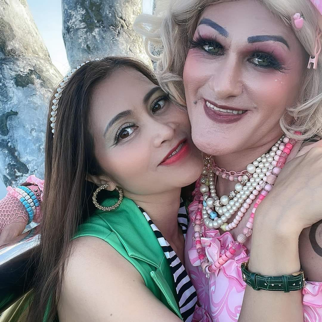 Cặp vợ Việt - chồng Mỹ chuyển giới từng rất nổi tiếng: Lộ tình trạng hiện tại, sao ra nông nỗi này?- Ảnh 1.