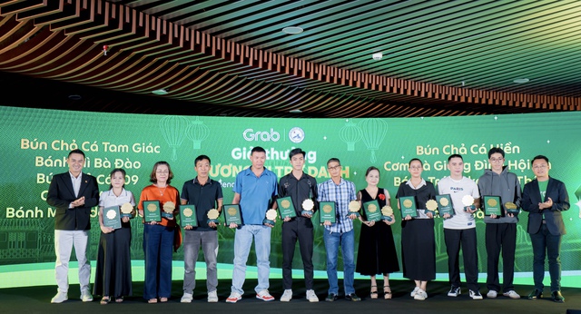 Đà Nẵng vinh danh gần 70 quán ăn tiêu biểu trong Lễ trao giải Quán "Trứ Danh"- Ảnh 2. Đà Nẵng vinh danh gần 70 quán ăn tiêu biểu trong Lễ trao giải Quán "Trứ Danh"- Ảnh 2.