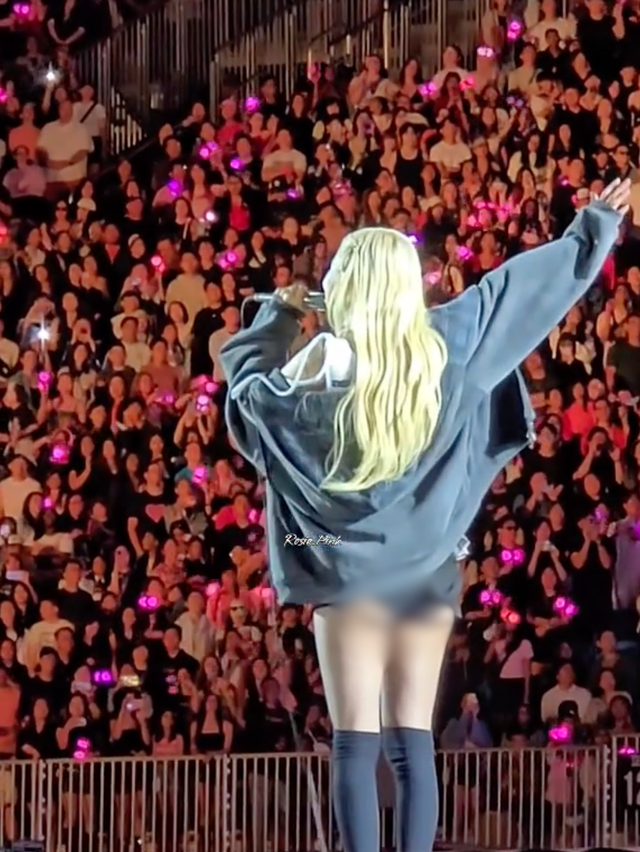 BLACKPINK lấn sâu “vùng cấm”, ngày càng phản cảm vì ăn mặc hở hang quá đà- Ảnh 11.