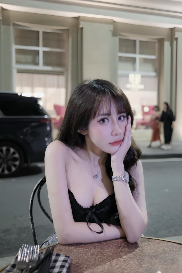 "Thánh nữ" bida sở hữu nhan sắc gây mê, làm "content" chất phát ngất!- Ảnh 1. "Thánh nữ" bida sở hữu nhan sắc gây mê, làm "content" chất phát ngất!- Ảnh 1.
