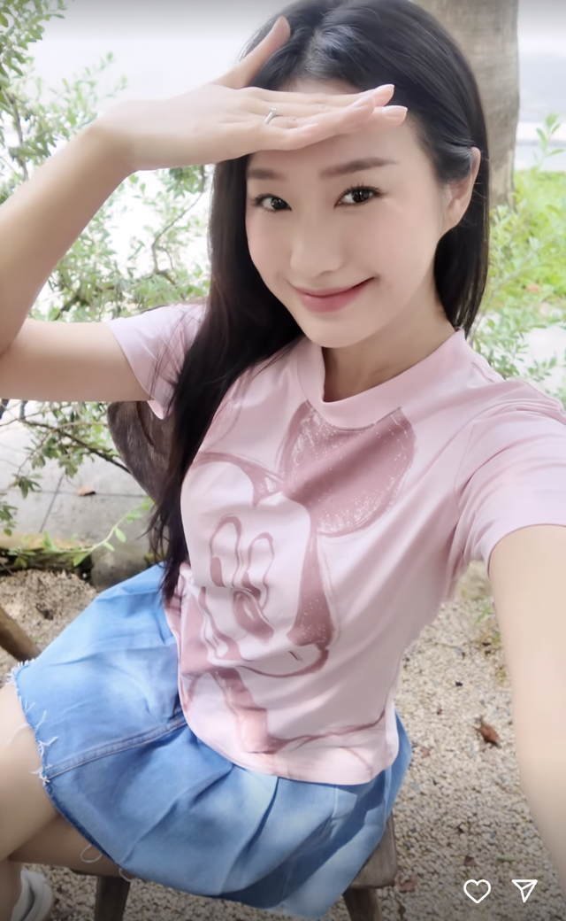 Doãn Hải My cứ xuất hiện cùng mẹ đẻ là gây sốt, "gen đỉnh" thể hiện hết ở một bóng lưng- Ảnh 1.