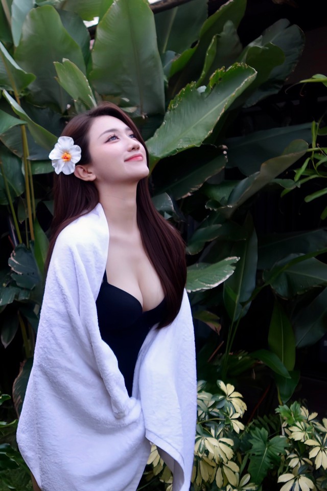 Không chỉ rạng rỡ trên sóng truyền hình, nhan sắc đời thường của nữ MC còn gây "choáng" vì gợi cảm cực độ!- Ảnh 6.