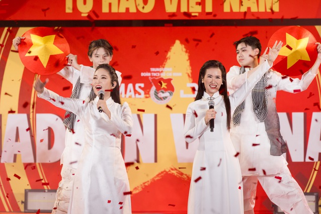 Đây chính là album hoành tráng nhất Đại lễ 2/9: Loạt sao hạng A chung tiếng lòng, dàn Em Xinh khóc nấc vì Mỹ Tâm- Ảnh 7.