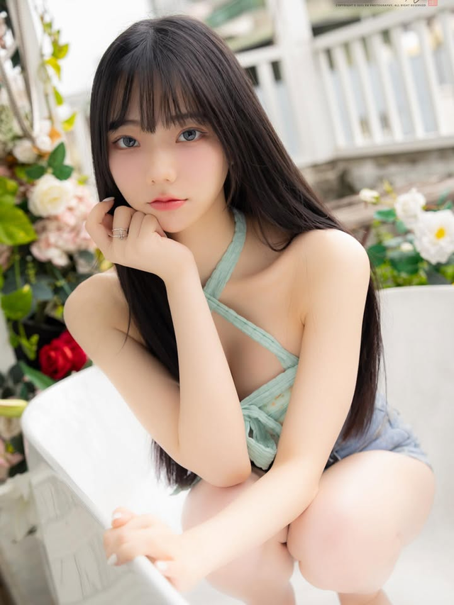 Ba năm liên tiếp nằm trong top 100 hot girl nổi bật, cô nàng gợi cảm bất ngờ "rời cuộc chơi", lý do gây sốc- Ảnh 2.