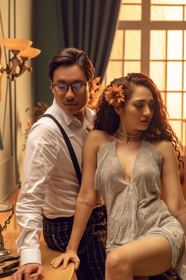 Siêu phẩm bị lãng quên của Em Xinh sexy nhất bất ngờ viral lại: Tất cả tại nam chính trăm tỷ?- Ảnh 3. Siêu phẩm bị lãng quên của Em Xinh sexy nhất bất ngờ viral lại: Tất cả tại nam chính trăm tỷ?- Ảnh 3.