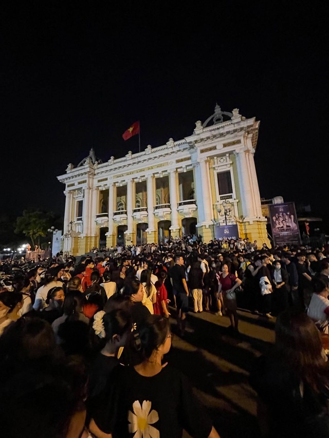Cảnh tượng chưa từng có tại Việt Nam- Ảnh 1.