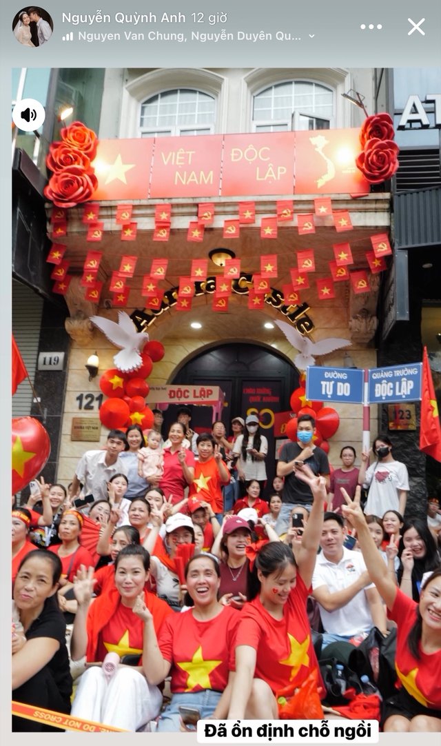 Vợ Duy Mạnh, Văn Quyết khoe góc đu concert quốc gia tuyệt đối điện ảnh từ biệt thự 6 tầng mặt phố Hà Nội- Ảnh 4.