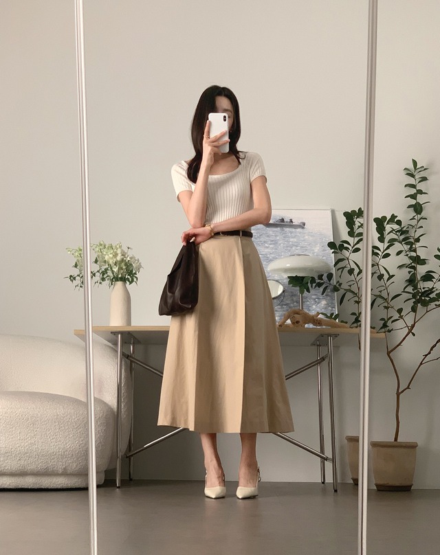 Mặc chân váy dài tới công sở: Phối đồ càng đơn giản như 10 cách này càng đẹp- Ảnh 3.