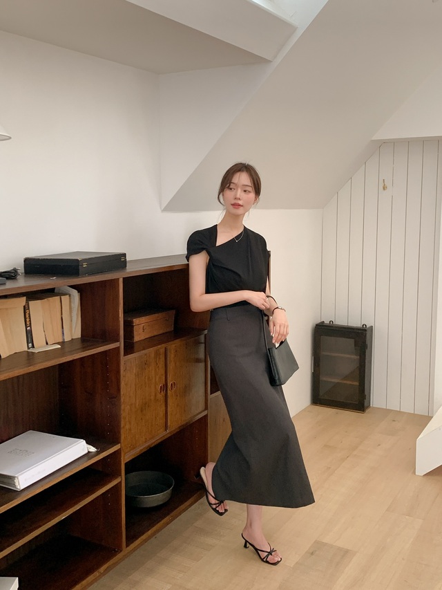 Mặc chân váy dài tới công sở: Phối đồ càng đơn giản như 10 cách này càng đẹp- Ảnh 7.