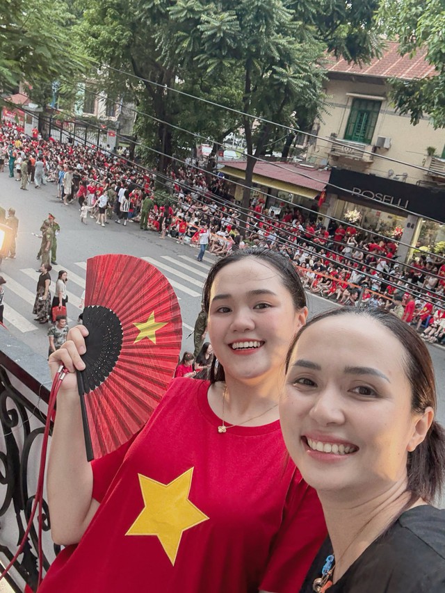 "Còn tổng hợp luyện A80 em còn mở quầy",vợ Duy Mạnh phát 700 cây kem, bánh mì tại nhà mặt phố 6 tầng hôm nay!- Ảnh 2.