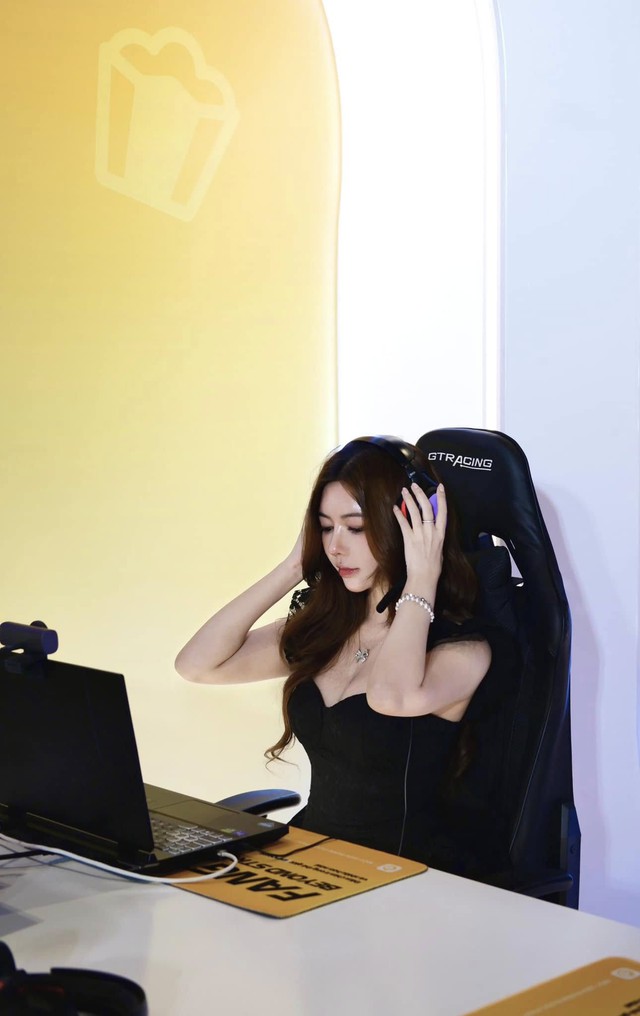 "Ngây người" với màn comeback của nữ streamer kỳ cựu, vóc dáng không tuổi, nhan sắc như tượng tạc- Ảnh 2.