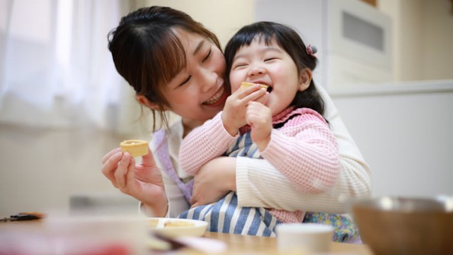 Đừng ép con uống sữa để tăng cân: Mẹ cứ nuôi theo cách này đảm bảo con khỏe mạnh, không biếng ăn- Ảnh 2. Đừng ép con uống sữa để tăng cân: Mẹ cứ nuôi theo cách này đảm bảo con khỏe mạnh, không biếng ăn- Ảnh 2.