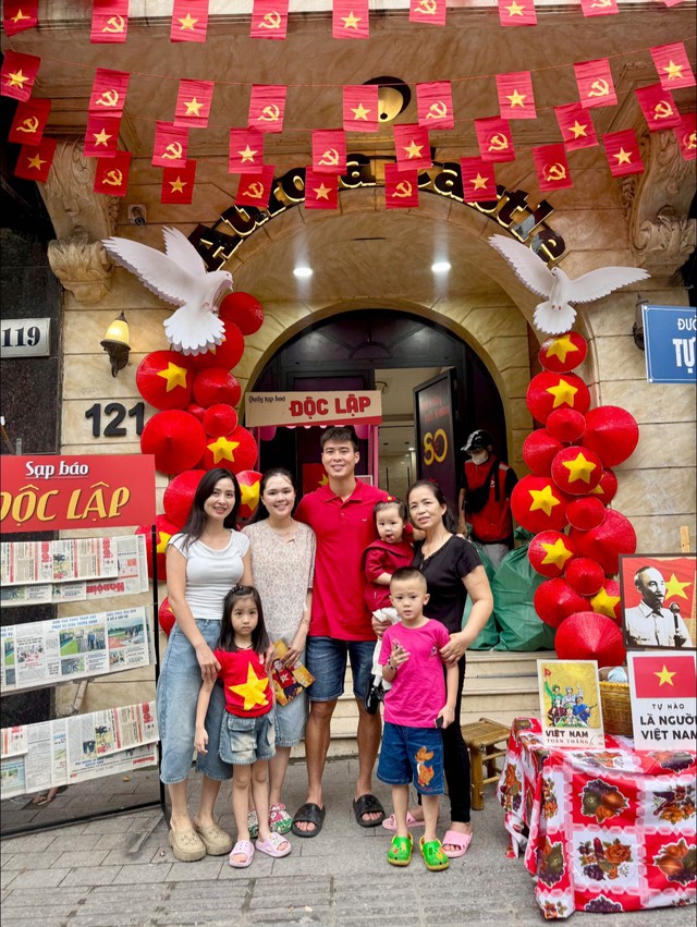 "Còn tổng hợp luyện A80 em còn mở quầy",vợ Duy Mạnh phát 700 cây kem, bánh mì tại nhà mặt phố 6 tầng hôm nay!- Ảnh 3.