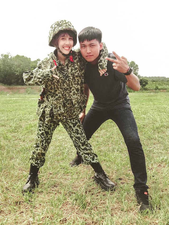 Thuyền không cần đẩy cũng tự trôi: Hậu Hoàng và Mũi Trưởng Long tình cảm quá!- Ảnh 4.