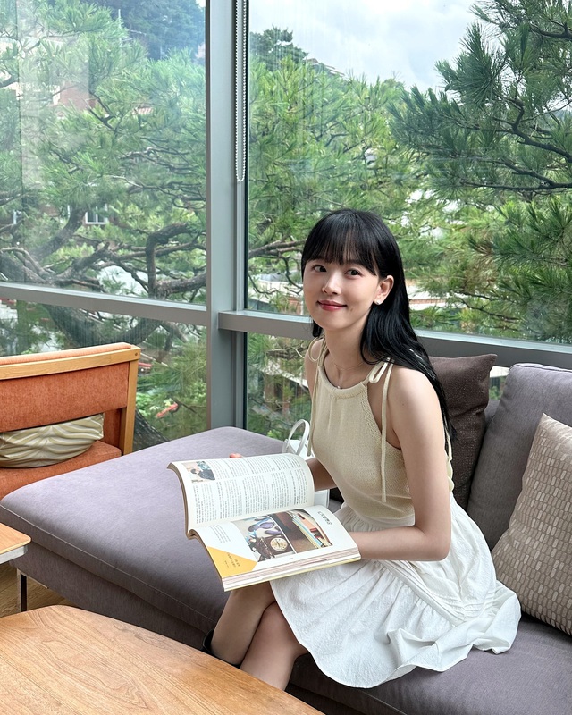 "Kỳ phùng địch thủ" của Yoona: 36 tuổi mà trẻ trung như 26, style thường ngày rất xinh tươi- Ảnh 3.