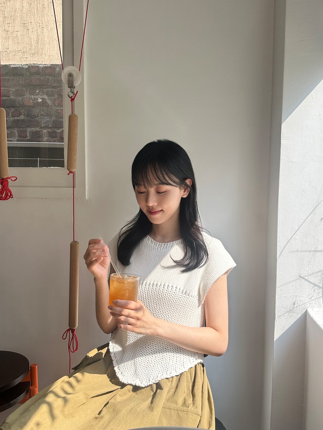 "Kỳ phùng địch thủ" của Yoona: 36 tuổi mà trẻ trung như 26, style thường ngày rất xinh tươi- Ảnh 4.