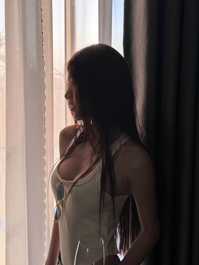 Hot girl xinh đẹp "vô tình" tung ảnh quyến rũ, cộng đồng mạng "đứng hình" vì cú trượt tay thế kỷ- Ảnh 10. Hot girl xinh đẹp "vô tình" tung ảnh quyến rũ, cộng đồng mạng "đứng hình" vì cú trượt tay thế kỷ- Ảnh 10.