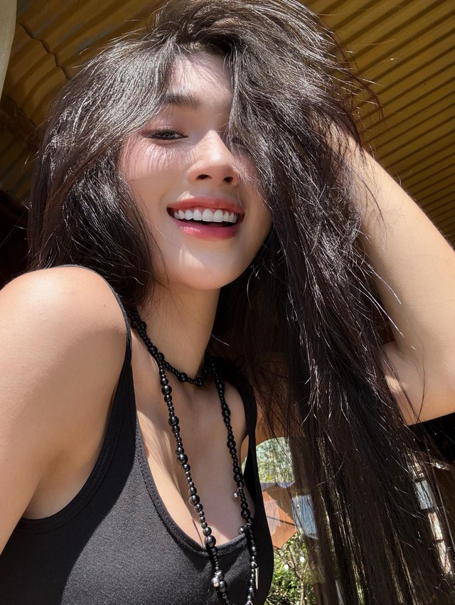 Hot girl xinh đẹp "vô tình" tung ảnh quyến rũ, cộng đồng mạng "đứng hình" vì cú trượt tay thế kỷ- Ảnh 4. Hot girl xinh đẹp "vô tình" tung ảnh quyến rũ, cộng đồng mạng "đứng hình" vì cú trượt tay thế kỷ- Ảnh 4.