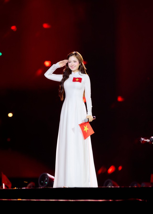 Bài hát xứng đáng nổi tiếng hơn: 2 lần gây bão concert quốc gia, Chị Đẹp cứ lên sân khấu là bùng nổ visual- Ảnh 5.