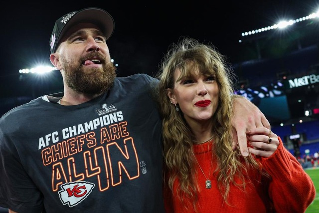 Lễ đính hôn của Taylor Swift và Travis Kelce: Bố chồng công khai "Taylor đang sốt ruột cưới" và cả loạt sự thật đằng sau!- Ảnh 7. Lễ đính hôn của Taylor Swift và Travis Kelce: Bố chồng công khai "Taylor đang sốt ruột cưới" và cả loạt sự thật đằng sau!- Ảnh 7.