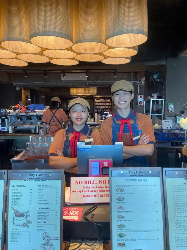 Quán cà phê "view xịn" mở từ 3h sáng cho khách xem diễu binh, có nơi dự tính "xuyên đêm": Nghe giá mà giật mình!- Ảnh 7. Quán cà phê "view xịn" mở từ 3h sáng cho khách xem diễu binh, có nơi dự tính "xuyên đêm": Nghe giá mà giật mình!- Ảnh 7.