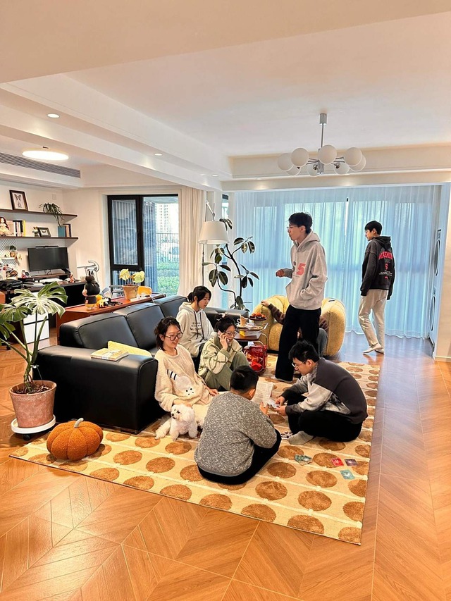 Ngày càng nhiều gia đình đầu tư làm phòng khách ngang, lý do số 1 nghe xong "cứng họng" luôn!- Ảnh 2.
