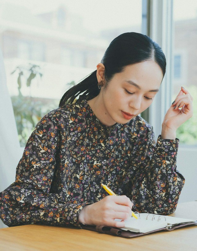 35 tuổi tôi mới nhận ra mình đã mắc bẫy ảo tưởng tiết kiệm: Giờ bắt đầu lại từ số 0, sao mà buồn!- Ảnh 1.