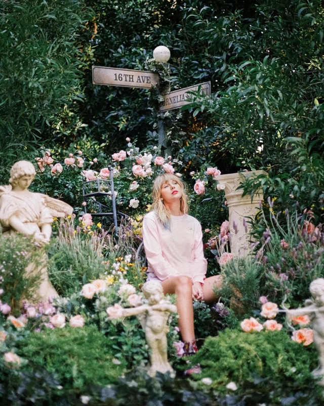 Màn cầu hôn Travis Kelce dành cho Taylor Swift đã được tiên tri từ 20 năm trước?- Ảnh 7.