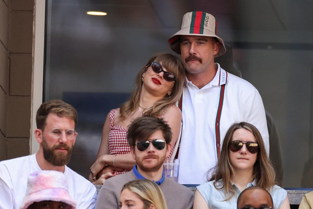 Tình sử Taylor Swift trước khi đính hôn với Travis Kelce: Yêu 9 người, lần nào chia tay cũng ồn ào- Ảnh 1. Tình sử Taylor Swift trước khi đính hôn với Travis Kelce: Yêu 9 người, lần nào chia tay cũng ồn ào- Ảnh 1.