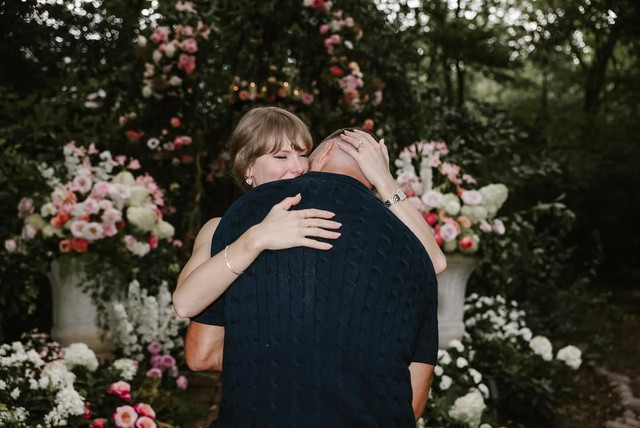 Màn cầu hôn Travis Kelce dành cho Taylor Swift đã được tiên tri từ 20 năm trước?- Ảnh 2.