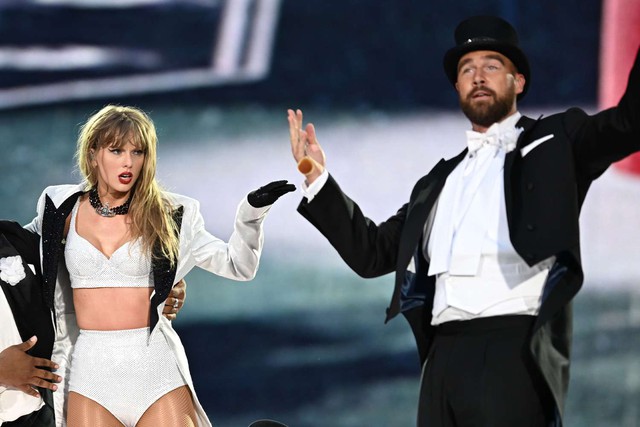 Đu concert lấy được idol: Từ tín vật tình yêu 0 đồng, Travis Kelce cầu hôn Taylor Swift bằng chiếc nhẫn kim cương 14 tỷ- Ảnh 7.