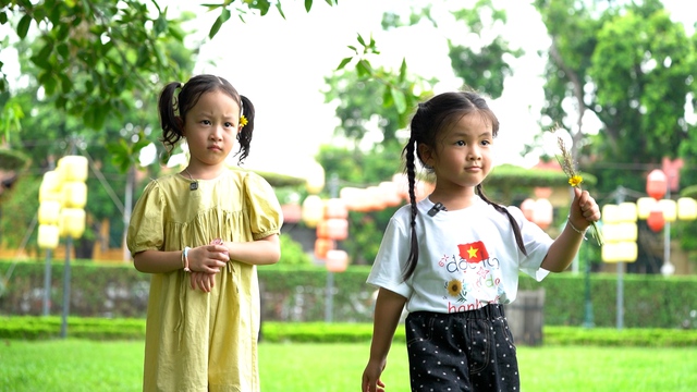 Xúc động hình ảnh các gia đình "Cha con vạn dặm" quay MV mừng Quốc khánh- Ảnh 3.