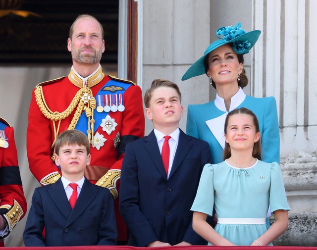 Soi mái tóc của công chúa Charlotte, chuyên gia phải khen: Công nương Kate dạy con quá tinh tế- Ảnh 2.