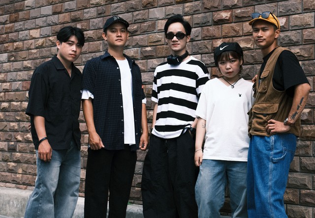 Ca sĩ số 1 của “concert quốc gia”: 2 ca khúc viral từ A50 đến A80, hát hay giọng ngọt cứ hát là bật khóc- Ảnh 4. Ca sĩ số 1 của “concert quốc gia”: 2 ca khúc viral từ A50 đến A80, hát hay giọng ngọt cứ hát là bật khóc- Ảnh 4.