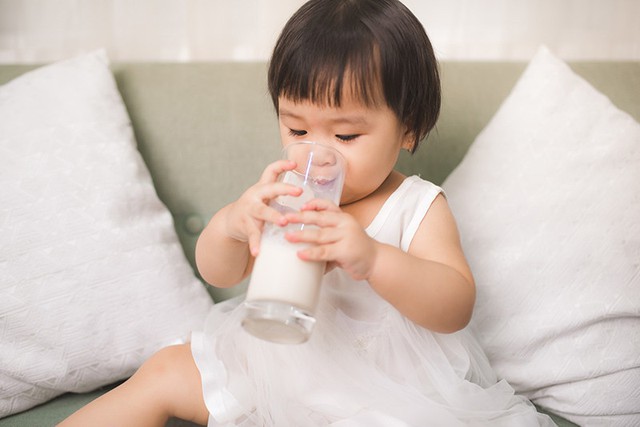 Hướng dẫn đọc thành phần, bao bì, cách lựa chọn sữa để các mẹ không bị “hoa mắt” khi đứng trước kệ sữa- Ảnh 2.