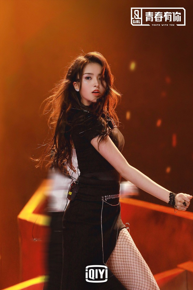 Mỹ nhân có tỷ lệ khuôn mặt đẹp nhất showbiz gây bão với ngoại hình sốc, soi visual mới thấy giải nghệ là quá đúng- Ảnh 1.