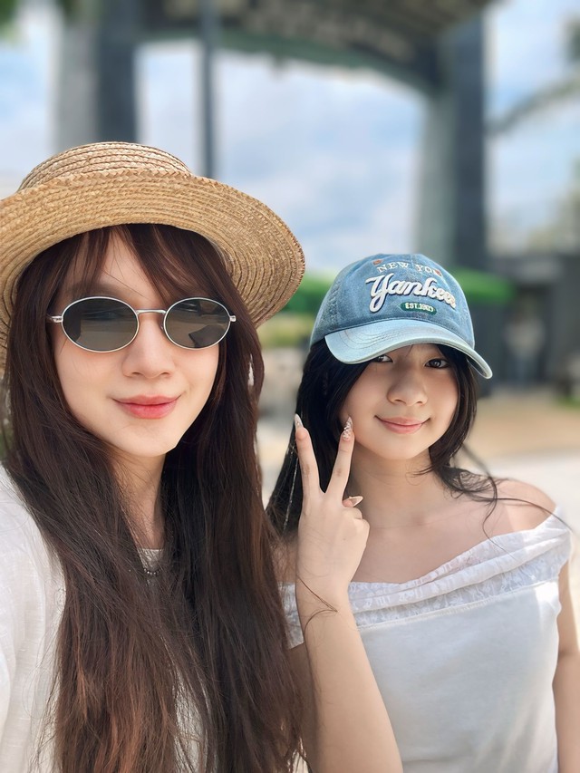 Tiểu thư 12 tuổi của "đại gia" showbiz Việt mặc áo dài, dự triển lãm khủng nhất trước thềm Đại lễ 2/9- Ảnh 4.