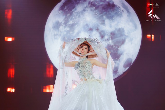 Lỗ hổng lớn của mỹ nhân “tốt nghiệp” Top 5 Em Xinh Say Hi: Visual đẹp đấy nhưng không cứu nổi nhạc dở lời ngang- Ảnh 11.