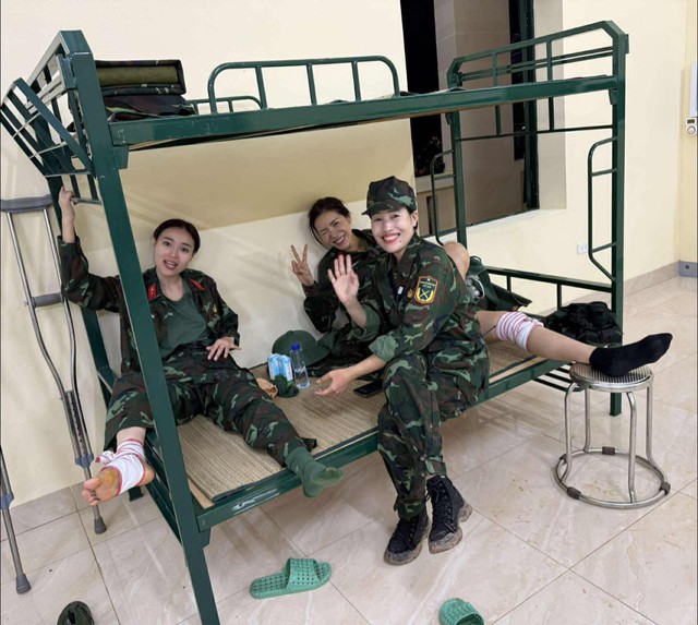 Siêu mẫu Minh Tú sốc vì bị đứt dây chằng chéo trước, rách sụn, dập xương- Ảnh 2.