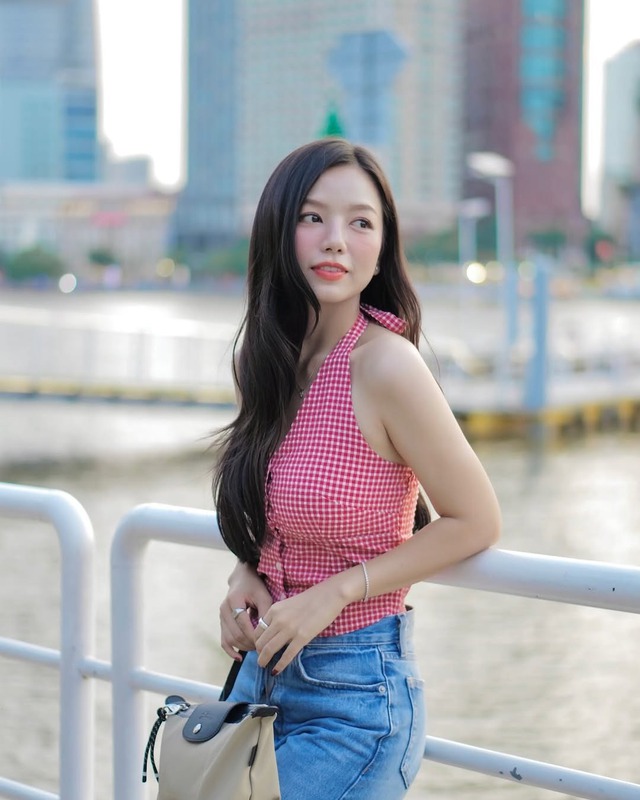 Mỹ nhân Mưa Đỏ hát chơi chơi ca khúc hot nhất 2/9 mà được khen tới tấp, visual trời sinh một cặp với nam chính- Ảnh 4.